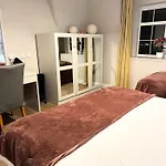 Spacious 2 Bedroom Apartment In Killarney