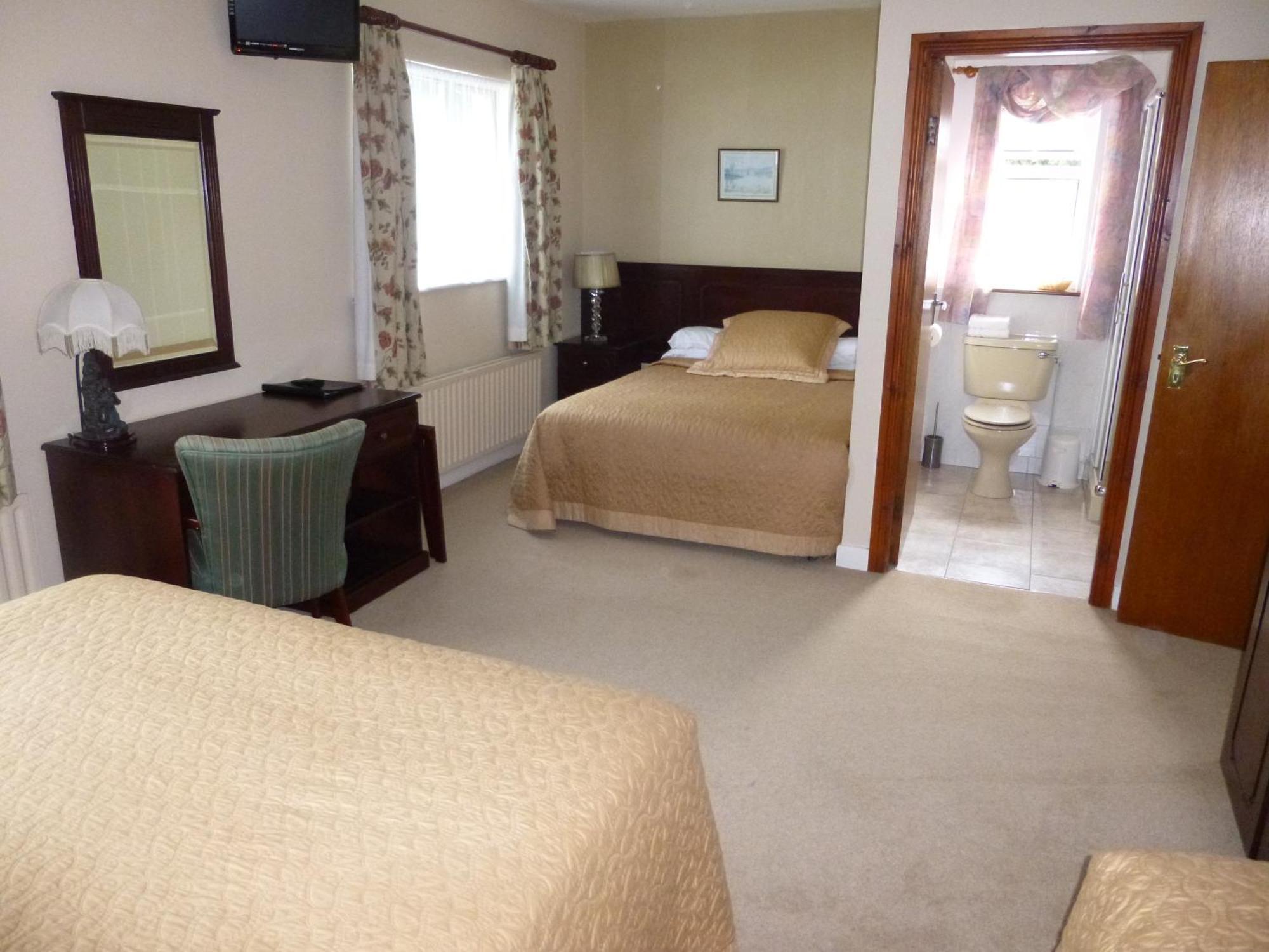 Farm stay Muckross Riding Stables *