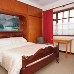 Alderhaven Country Home
