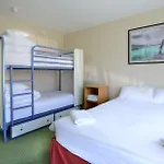 3 Lakes Hostel