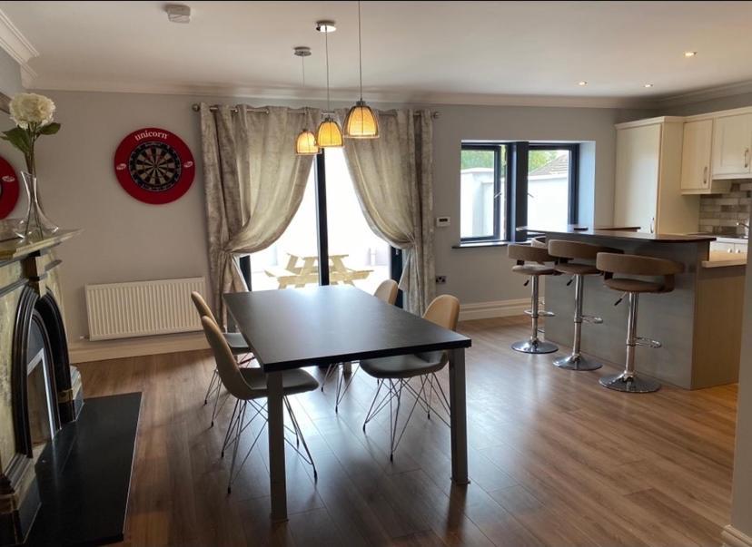 Gleanntan House - Beautiful Family Town House Holiday home *