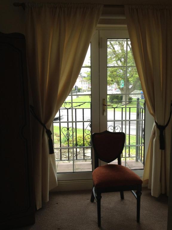 Robeen House 3*