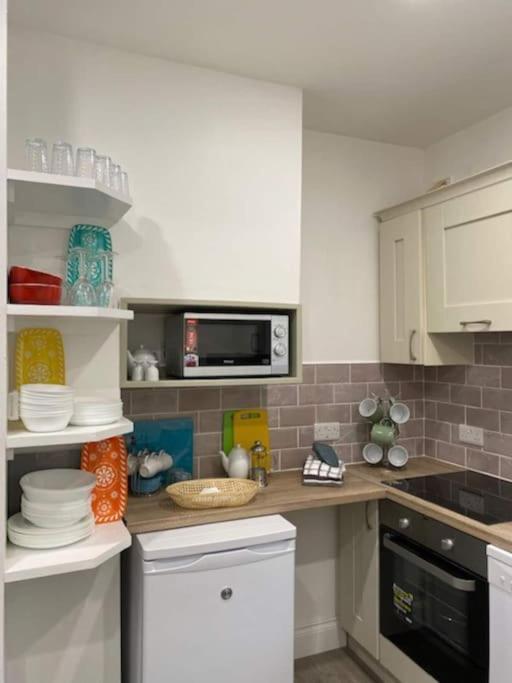Location, Location - Modern 2 Bed In * Killarney