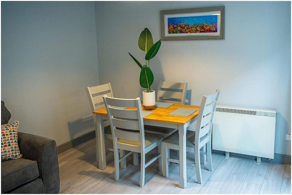 Apartment Chapel Place, Town Centre *