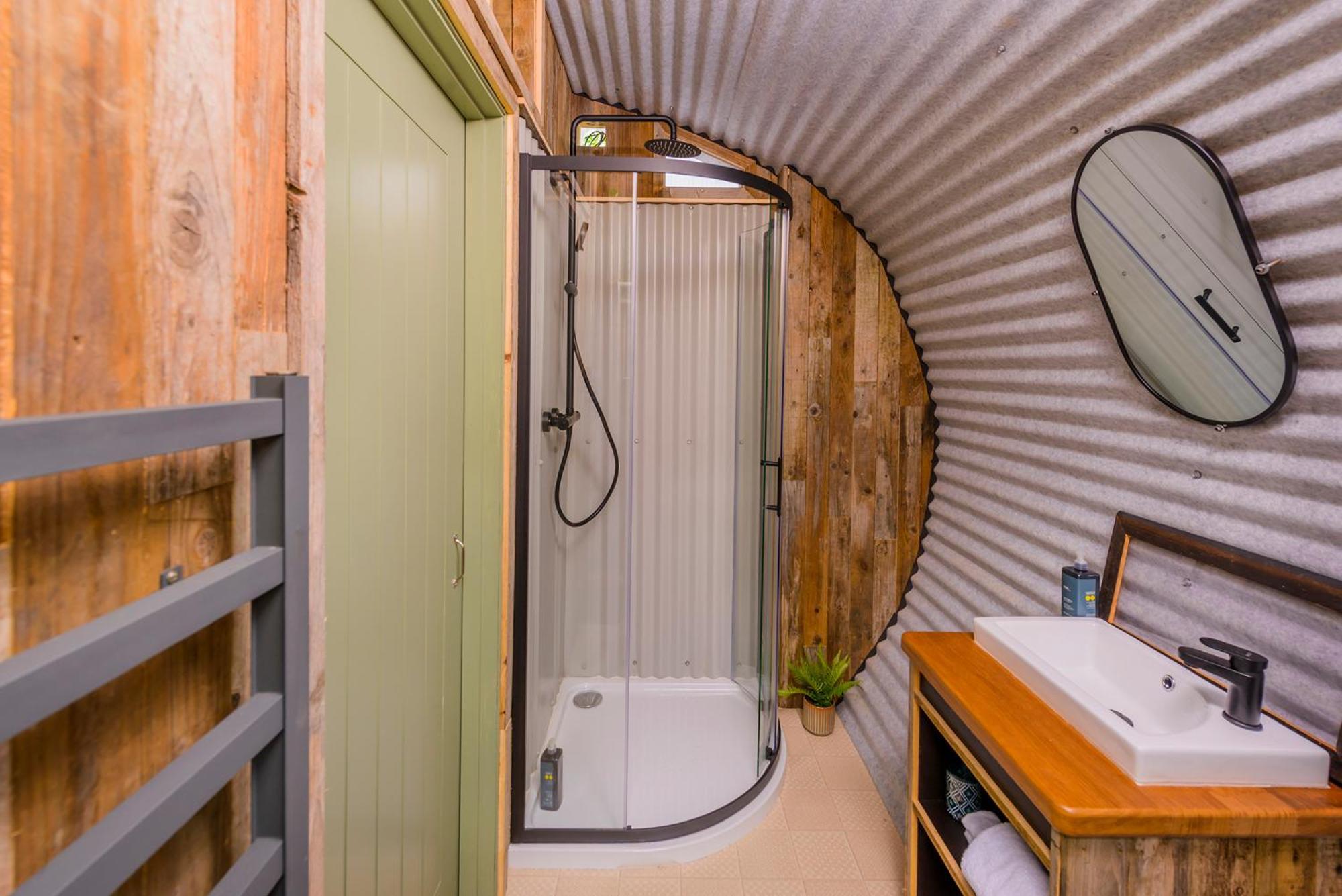 Killarney Glamping At The Grove, Suites And Lodges