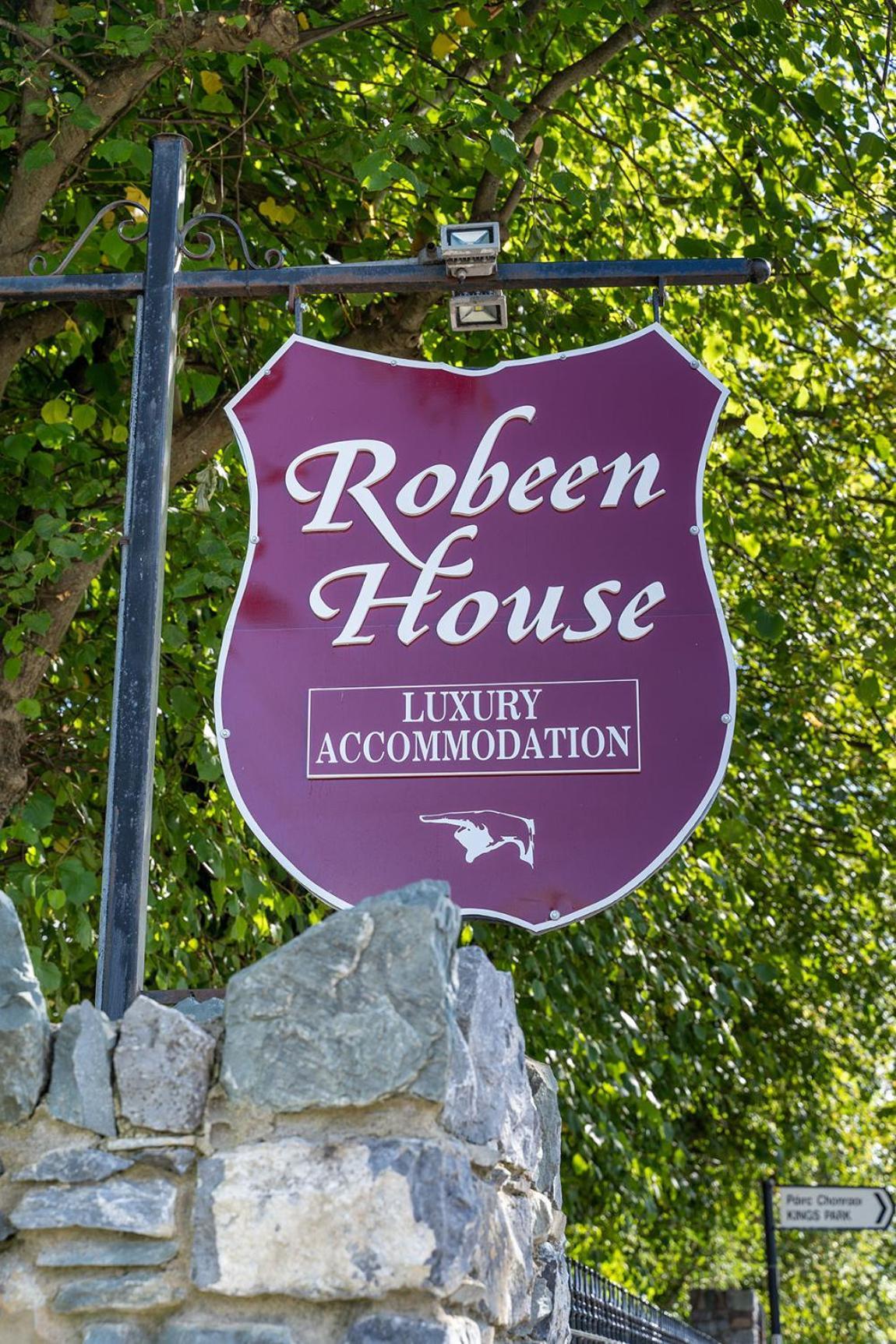 Apartment Robeen House