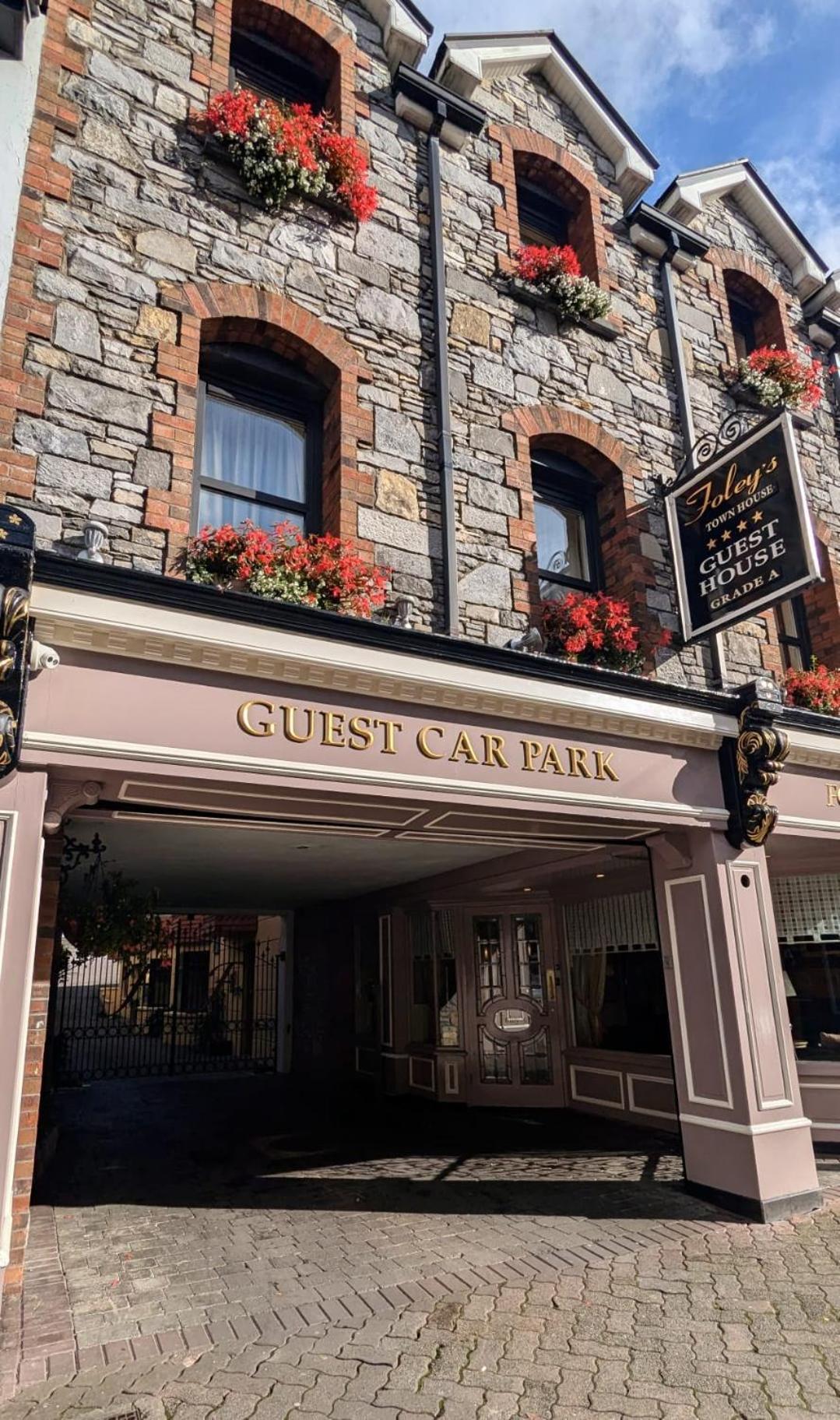 Foley's Townhouse 4*