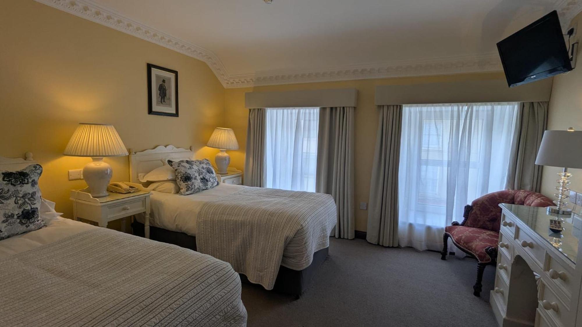 Foley's Townhouse Guest house 4*
