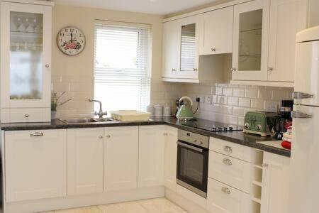 3 Fair Hill House Centrally Located With Parking And Wifi Sleeps 6 Killarney