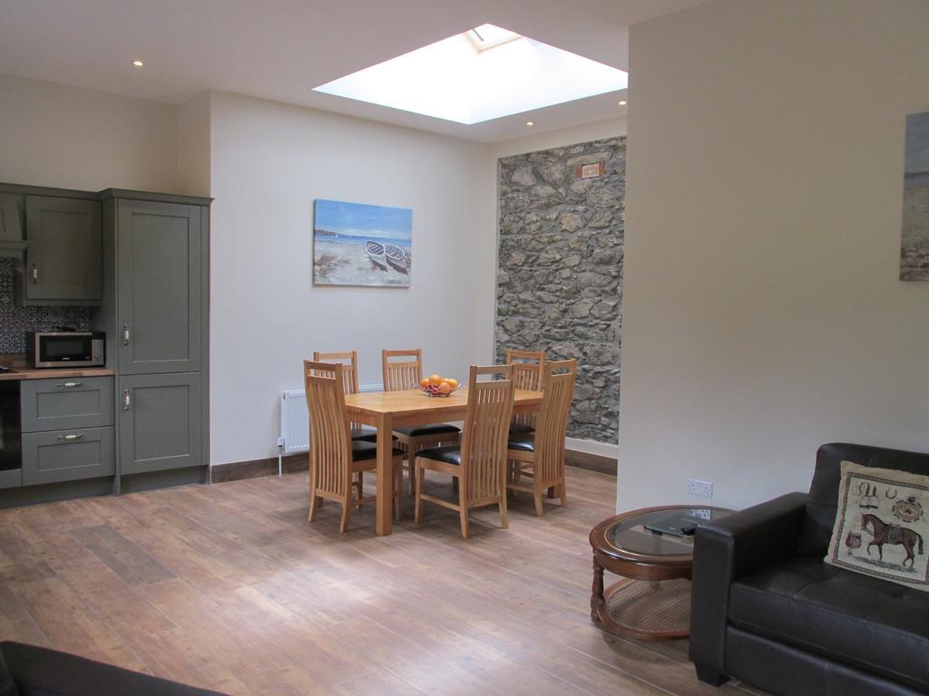 Lakeview Courtyard Holiday home *