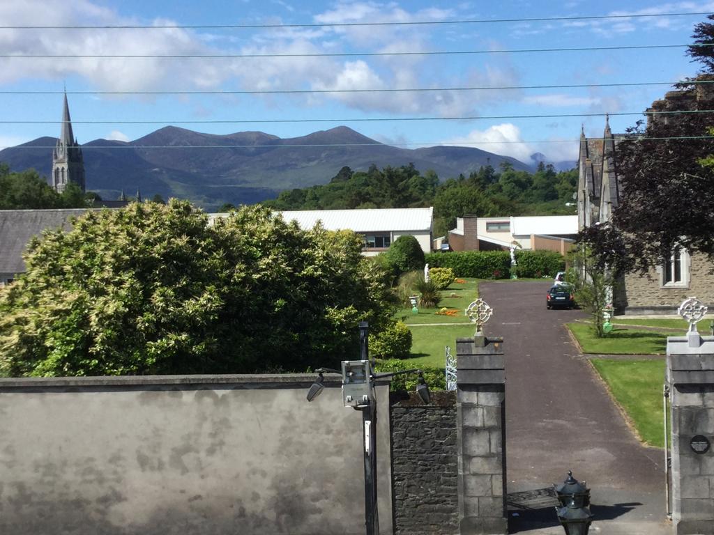 Rathmore House Bed & Breakfast *