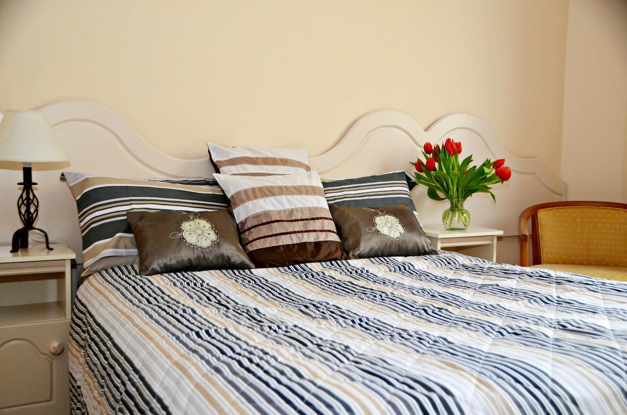 Bed & Breakfast Dromhall Heights 3*