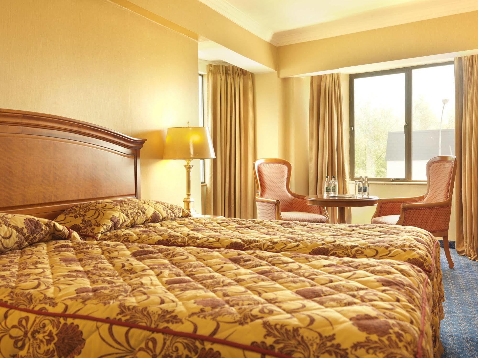 Hotel Killarney Plaza Hotel & Spa