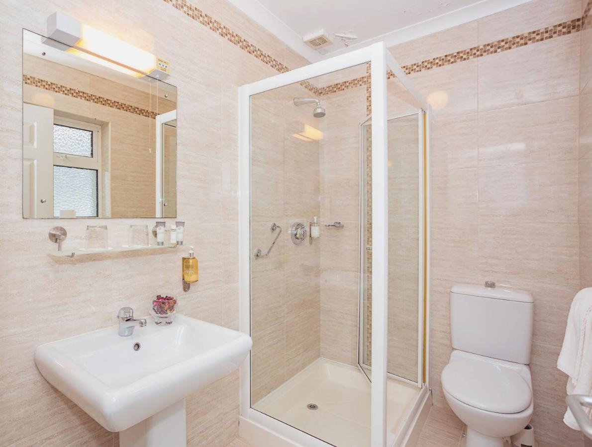 Bed & Breakfast Ardree House 4*