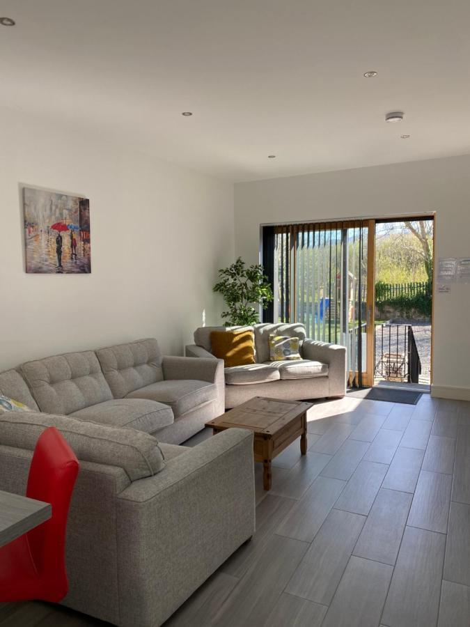 Apt 4 - Silver Spruce Apartment
