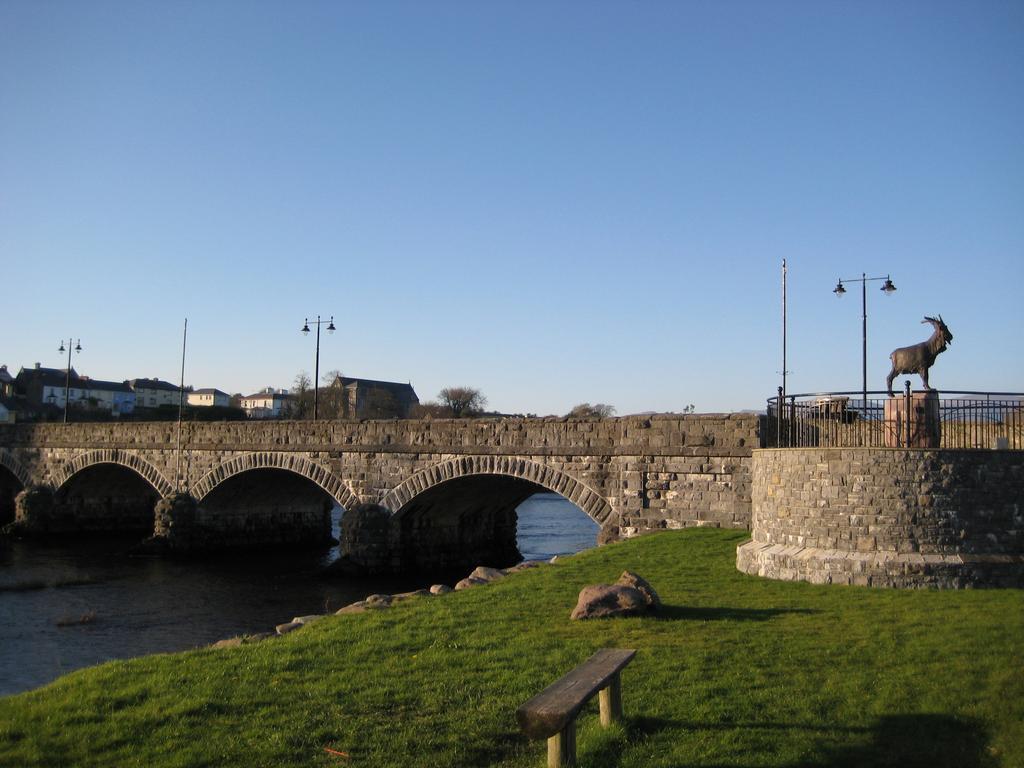 Laune Bridge House Guest Bed & Breakfast 4*